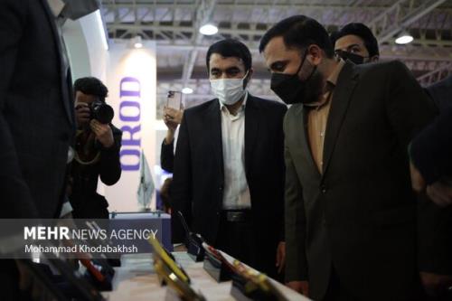 وزیر ارتباطات از نمایشگاه تله کام بازدید کرد