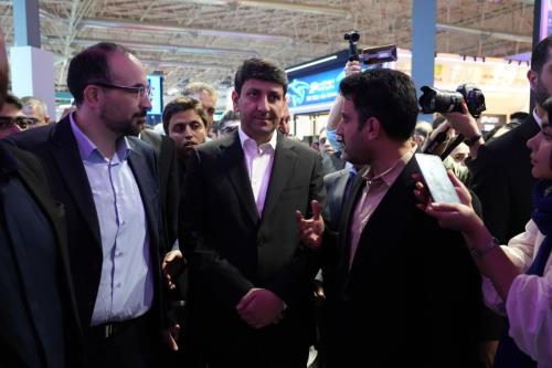 وزیر ارتباطات از غرفه رایتل در نمایشگاه الکامپ 1404 بازدید کرد