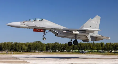 اژدها از سایه بیرون آمد مرگبار اما خاموش